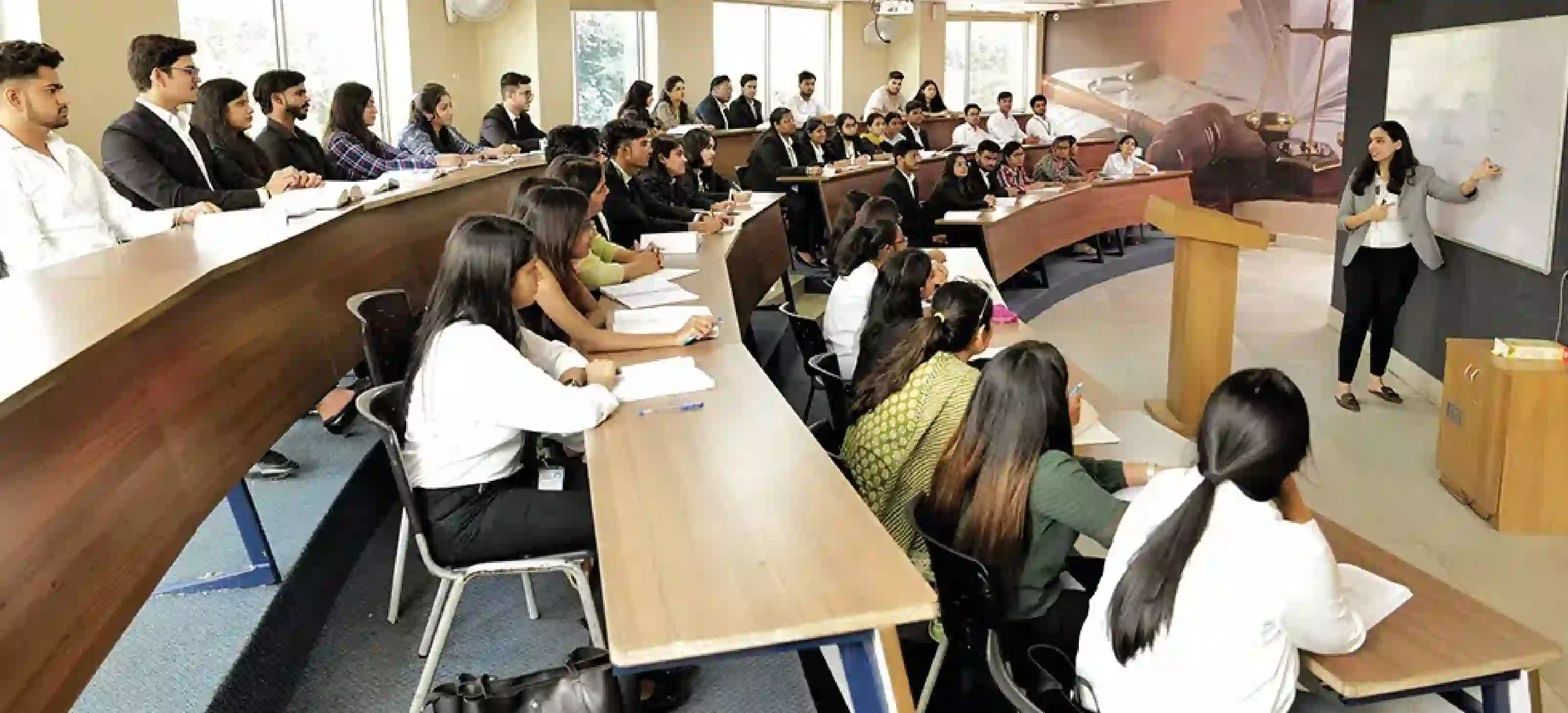 DIPLOMA IN COMMERCE & BUSINESS STUDIES (Online)
